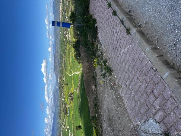 Terreno en calle Yunquera, 83