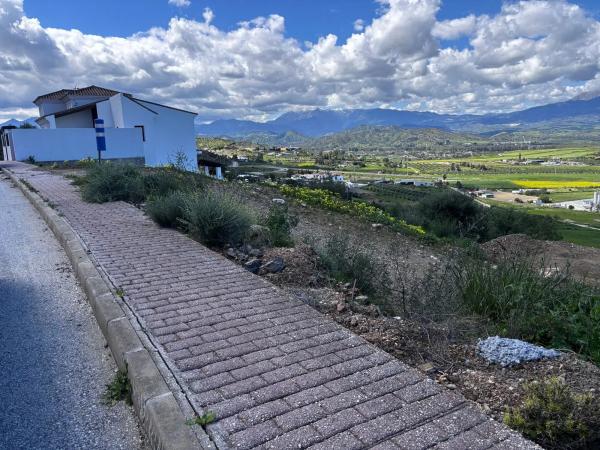 Terreno en calle Yunquera, 83