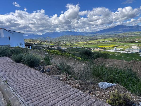 Terreno en calle Yunquera, 83