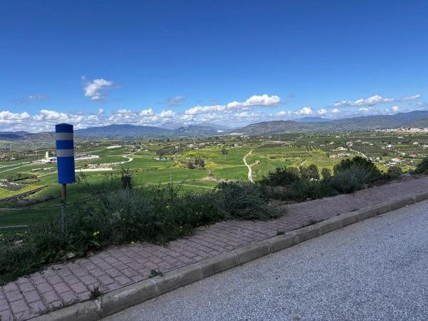 Terreno en calle Yunquera, 83