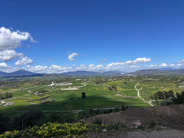 Terreno en calle Yunquera, 83