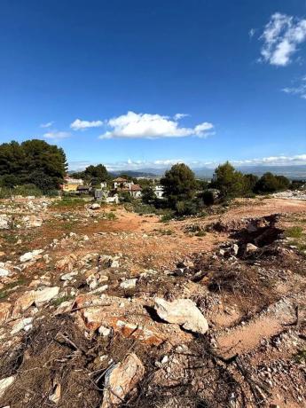 Terreno en calle Cañete la Real