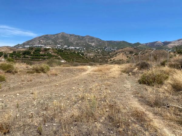 Terreno en camino de la Cantera