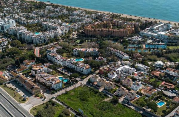 Terreno en calle de la Luna