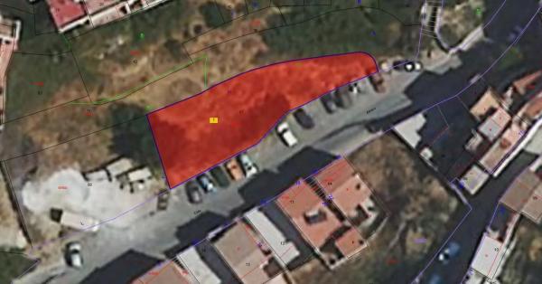 Terreno en calle Arroyo