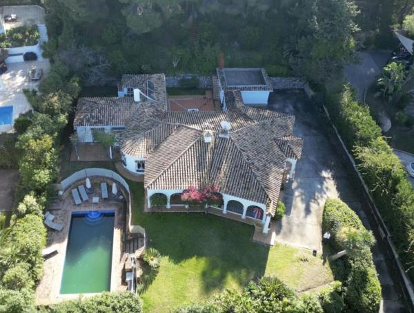 Terreno en calle Azahar