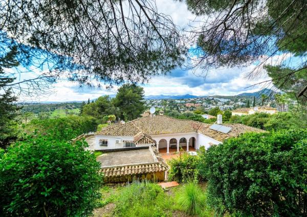 Terreno en calle Azahar