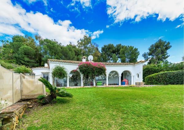 Terreno en calle Azahar