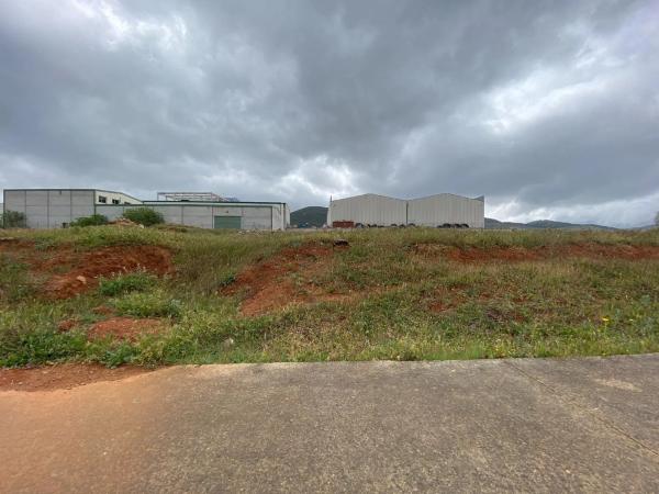 Terreno en calle Castilla y Leon