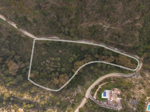 Terreno en calle Lomilla