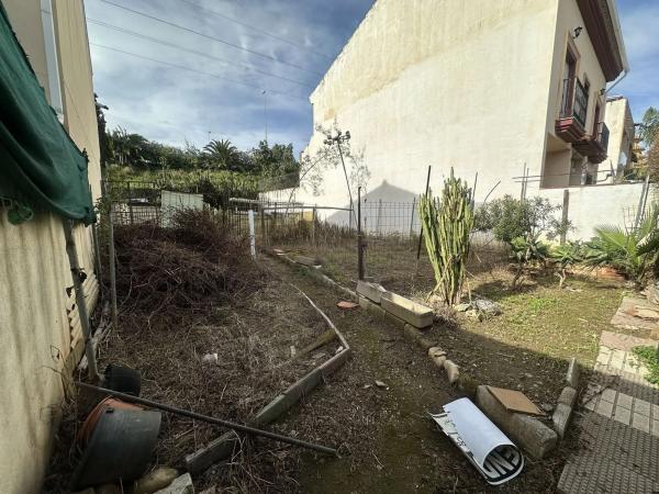 Terreno en calle Matías Lara Larita