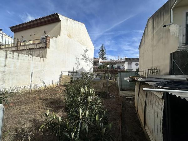 Terreno en calle Matías Lara Larita