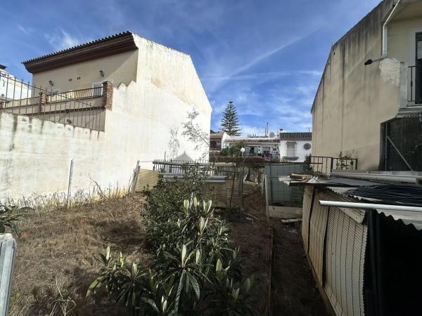 Terreno en calle Matías Lara Larita