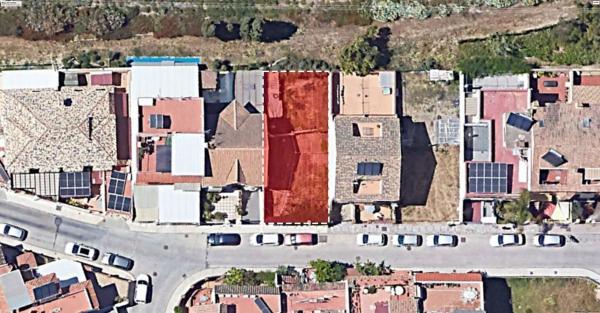 Terreno en calle Matías Lara Larita