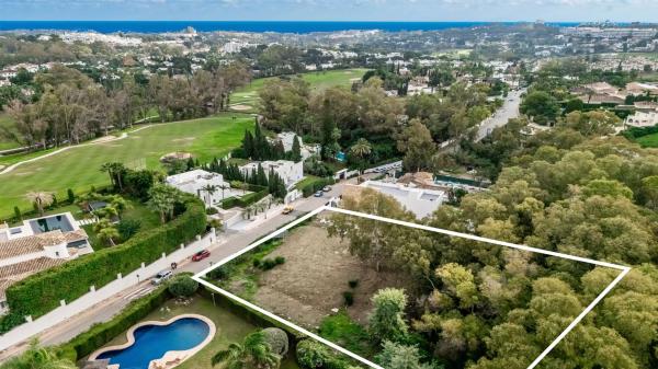 Terreno en calle Pléyades