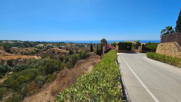 Terreno en Urbanización Marbella Hill Club, 10