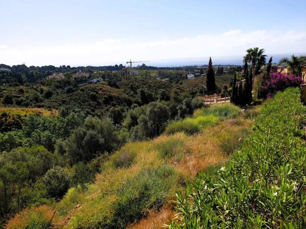 Terreno en Urbanización Marbella Hill Club, 10