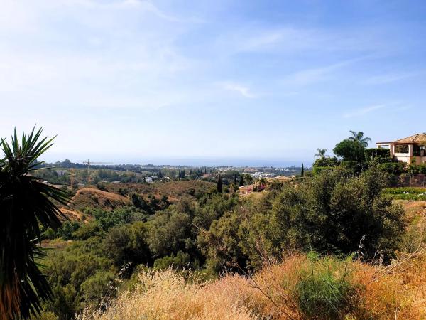 Terreno en Urbanización Marbella Hill Club, 10