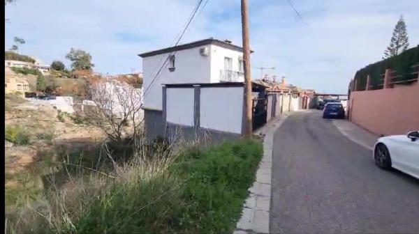 Terreno en calle los Madroños