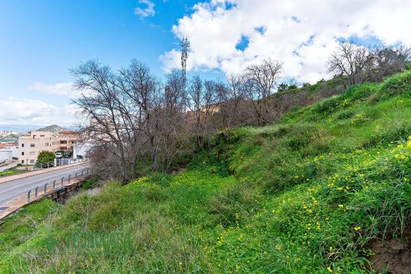 Terreno en cuesta de la reina