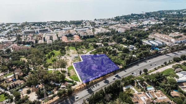 Terreno en Barrio La Carolina-Guadalpín