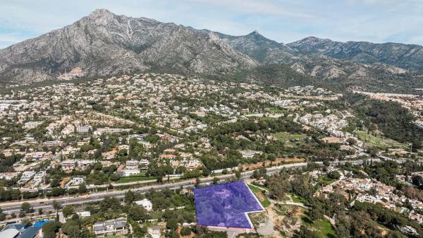 Terreno en Barrio La Carolina-Guadalpín