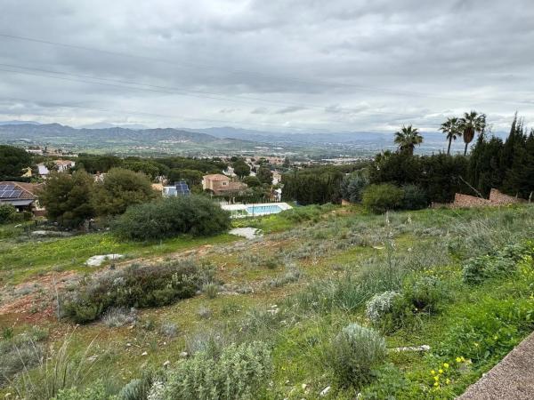 Terreno en Pinos de Alhaurín