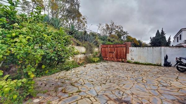 Terreno en avenida de la Ilusión