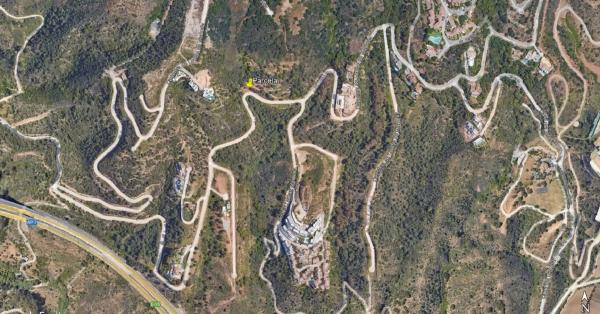 Terreno en carretera de Lomas de Marbella