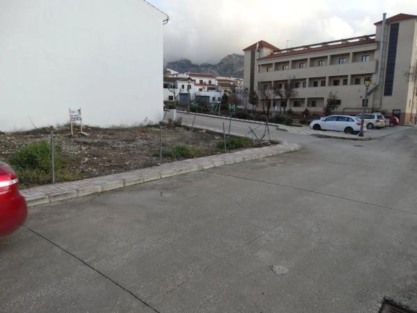Terreno en calle Jazmín