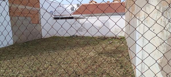 Terreno en calle Calderón de la Barca s/n