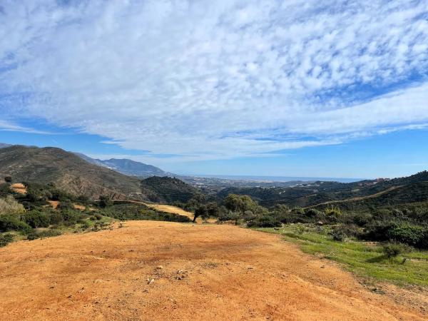 Terreno en avenida Ojen, 1