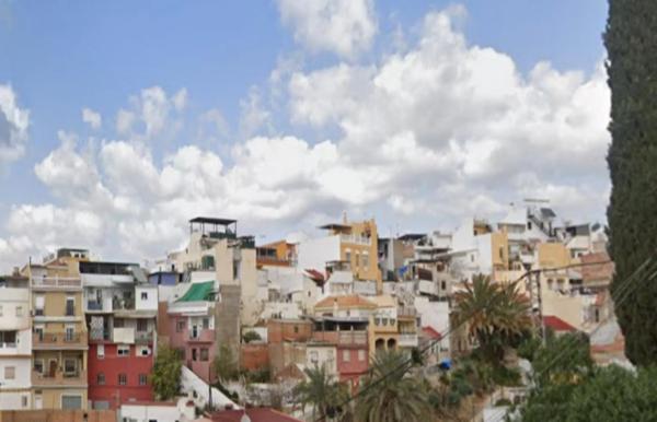 Terreno en calle Almendrillo