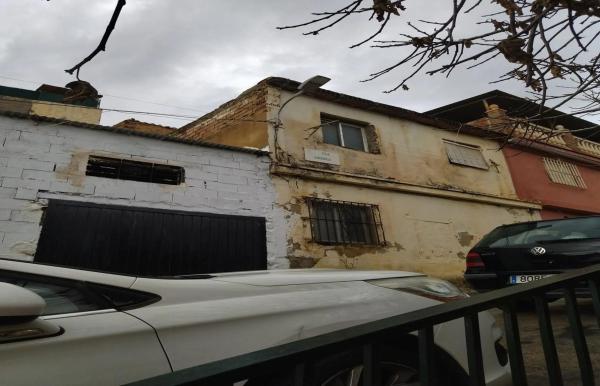 Terreno en calle Almendrillo