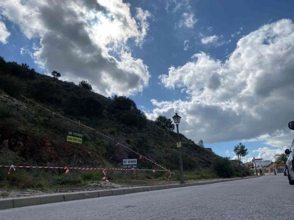 Terreno en calle Alcalá del Valle, 161
