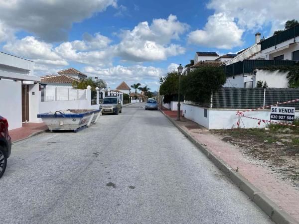 Terreno en calle Alcalá del Valle, 161