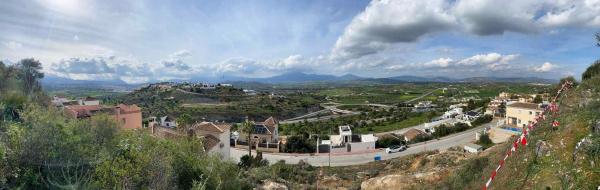 Terreno en calle Alcalá del Valle, 151