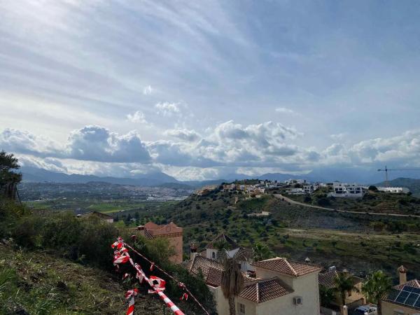 Terreno en calle Alcalá del Valle, 151