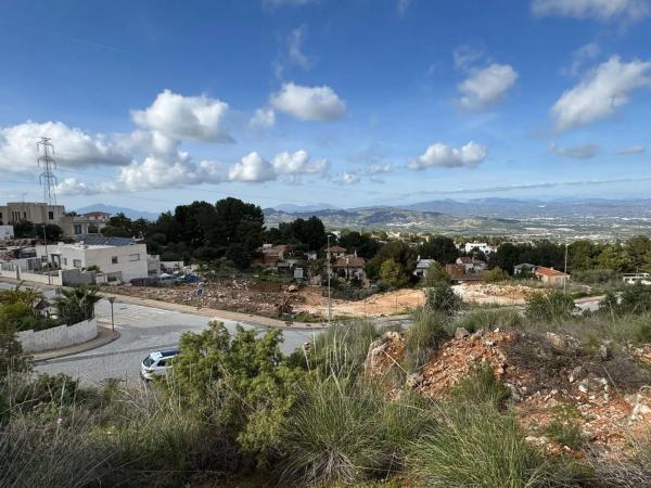 Terreno en Pinos de Alhaurín