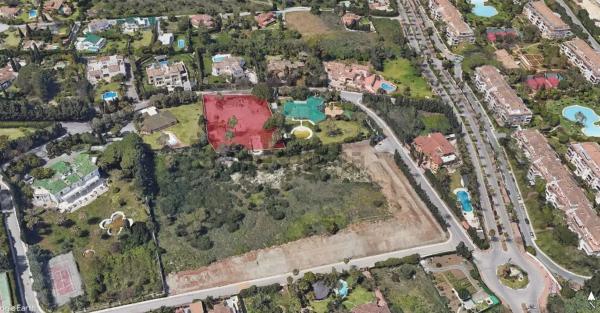 Terreno en avenida Pablo Ruiz Picasso, 30