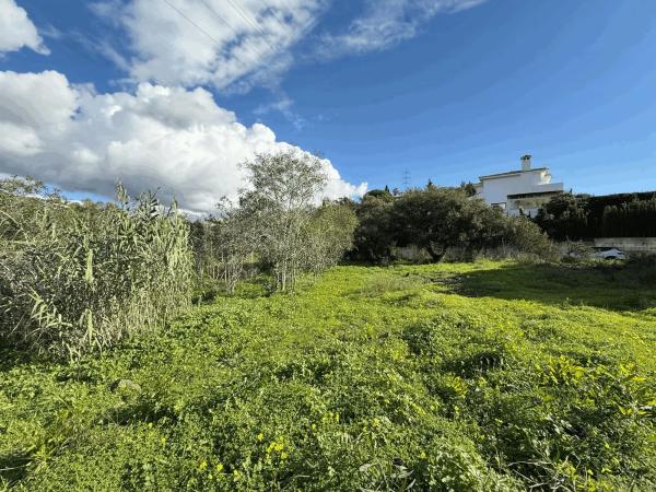 Terreno en Barrio Elviria
