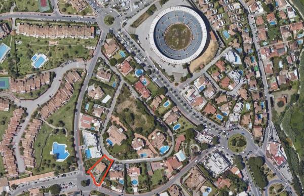 Terreno en Barrio Puerto Banús