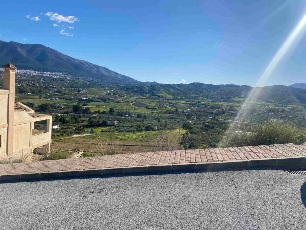 Terreno en calle Genalguacil