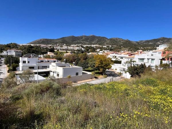 Terreno en avenida de los Argonautas