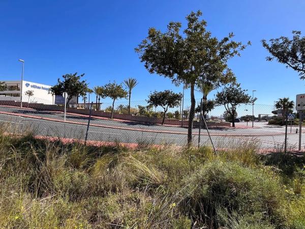 Terreno en avenida de los Argonautas