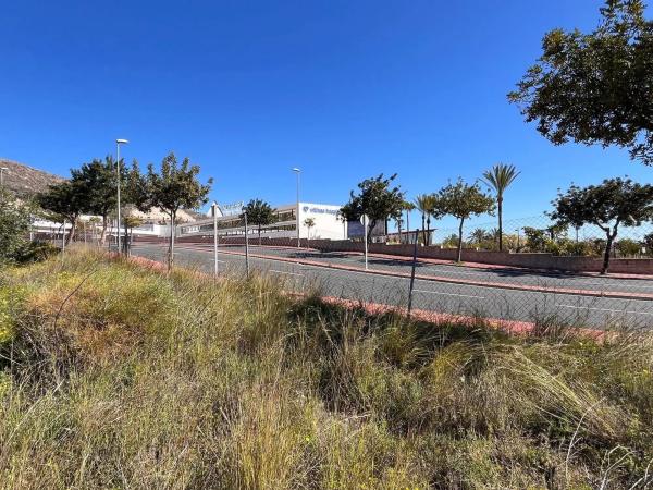 Terreno en avenida de los Argonautas