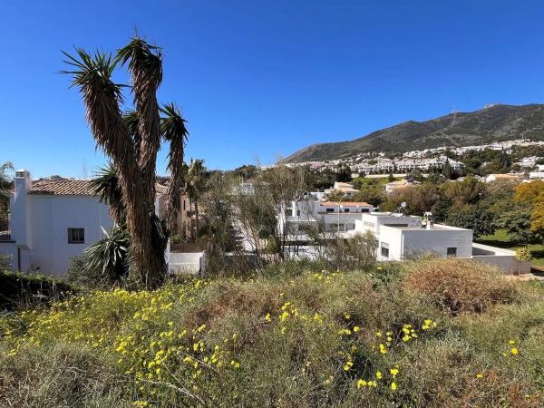 Terreno en avenida de los Argonautas