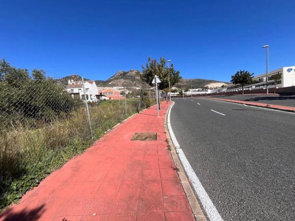 Terreno en avenida de los Argonautas