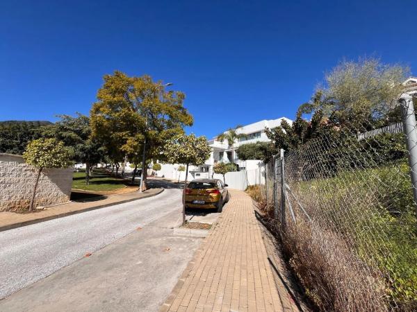 Terreno en avenida de los Argonautas