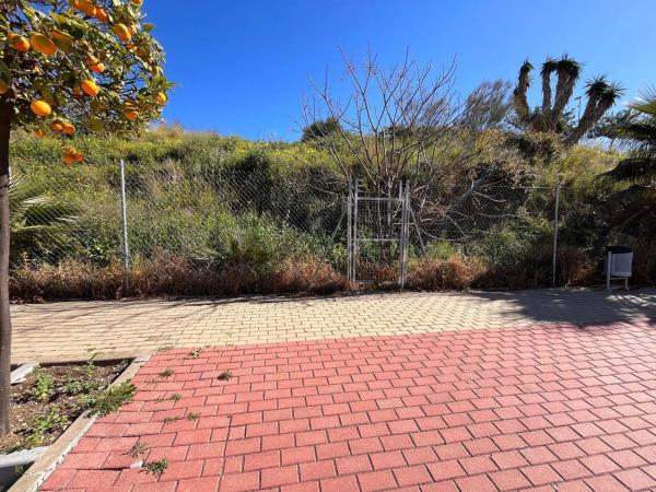 Terreno en avenida de los Argonautas